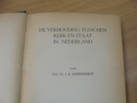 De verhouding tusschen kerk en staat in Nederland