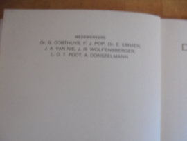 De kerk roept - Oorthuys, Dr. G e.a