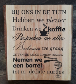 Tekstbordje: Bij ons in de tuin