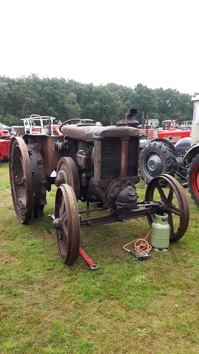 MadMax tracktor.jpg