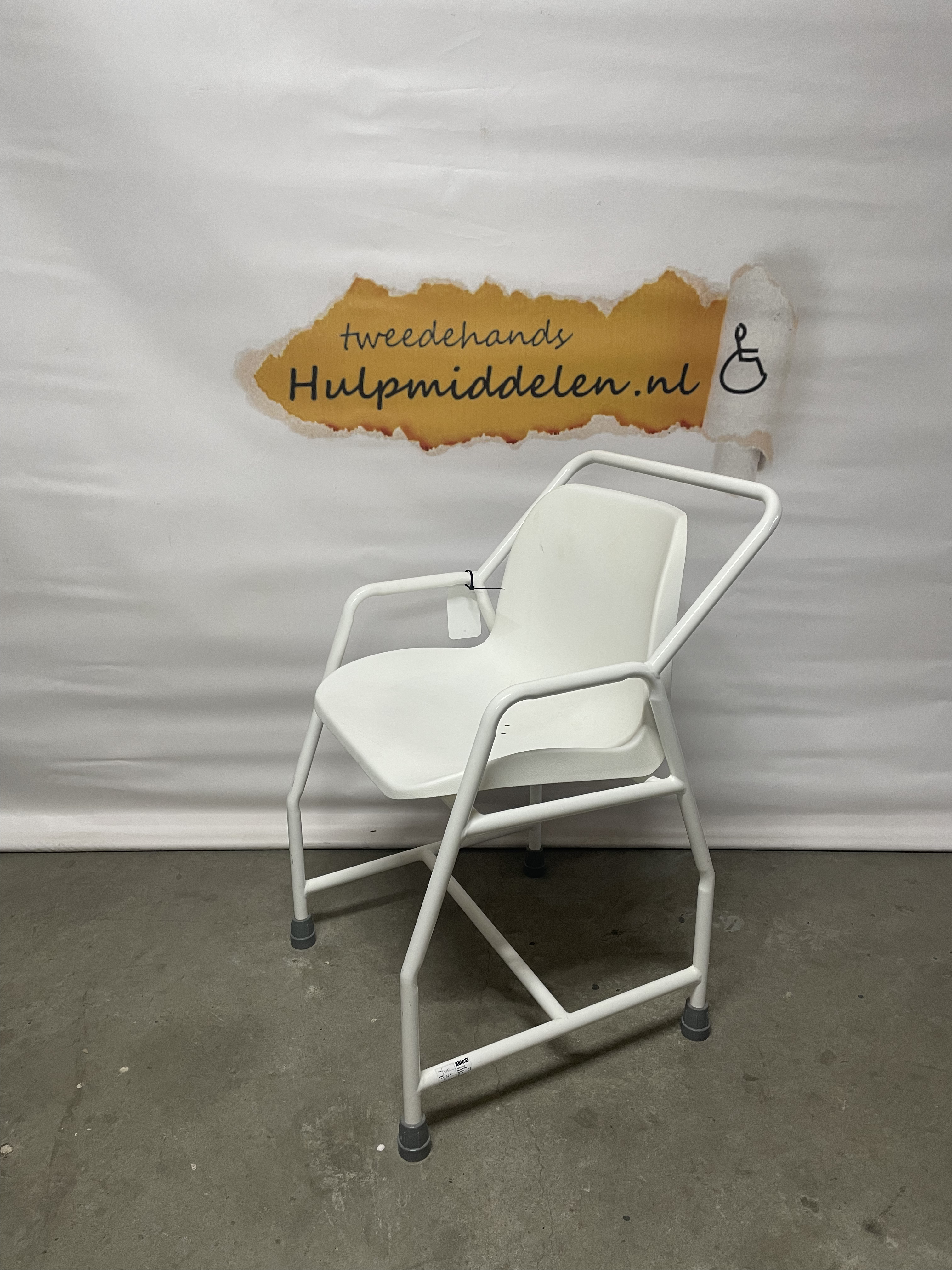 Douchestoel op poten