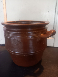 Bruine  aardewerk pot
