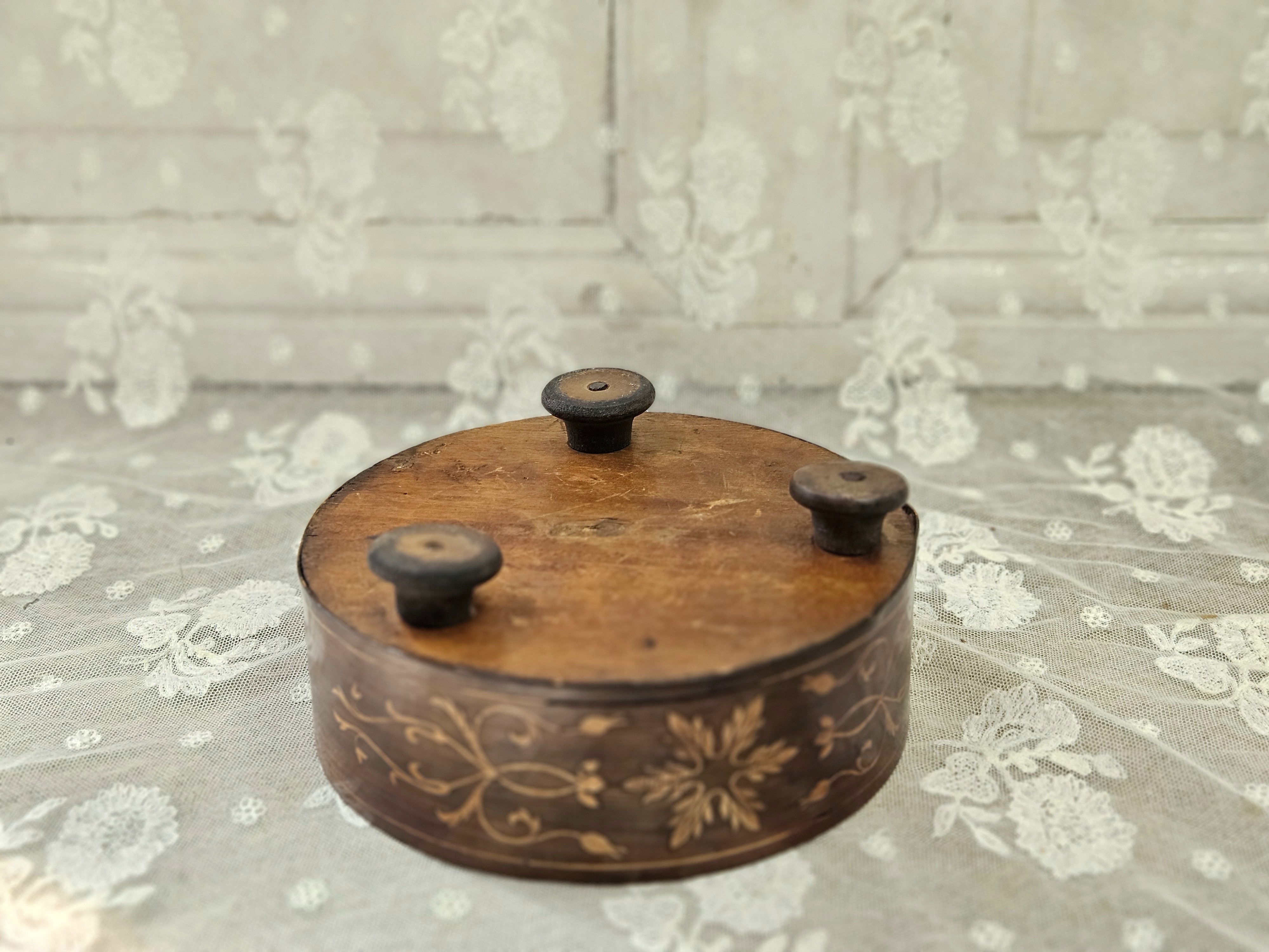 Rond stolpbord intarsia VERKOCHT