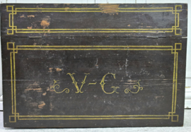 Schrijfdesk met monogram