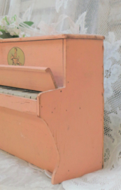 Oudroze kinderpiano VERKOCHT