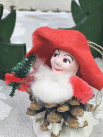 Rode gnoom met kerstboompje