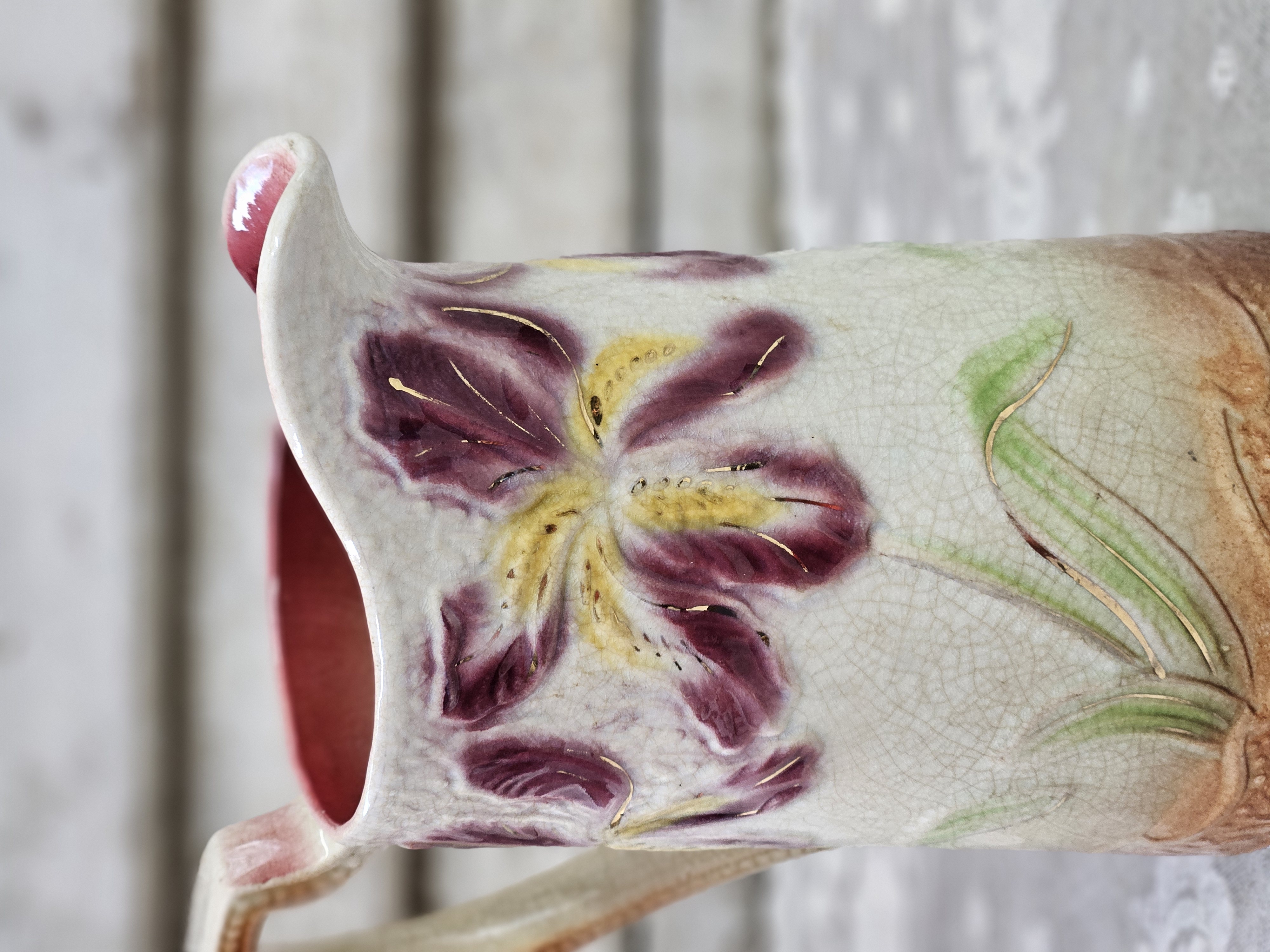 Barbotine kan met bloemen  VERKOCHT