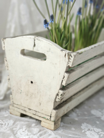 Witte houten bloembak