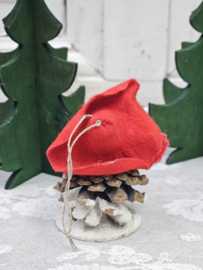 Rode gnoom met kerstboompje