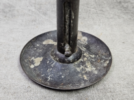 Blikken kandelaar met onderschotel VERKOCHT