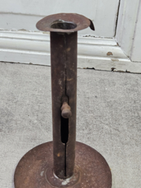 Blikken kandelaar met kleine onderschotel