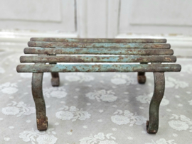 Blauw gietijzeren krukje