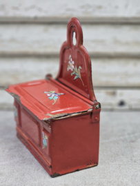 Allumettes bakje met bloemdecoratie