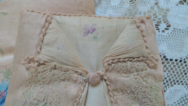 Lingeriehoes met kant VERKOCHT