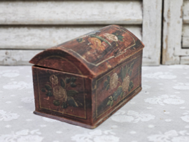 Houten kistje met bloemendecor