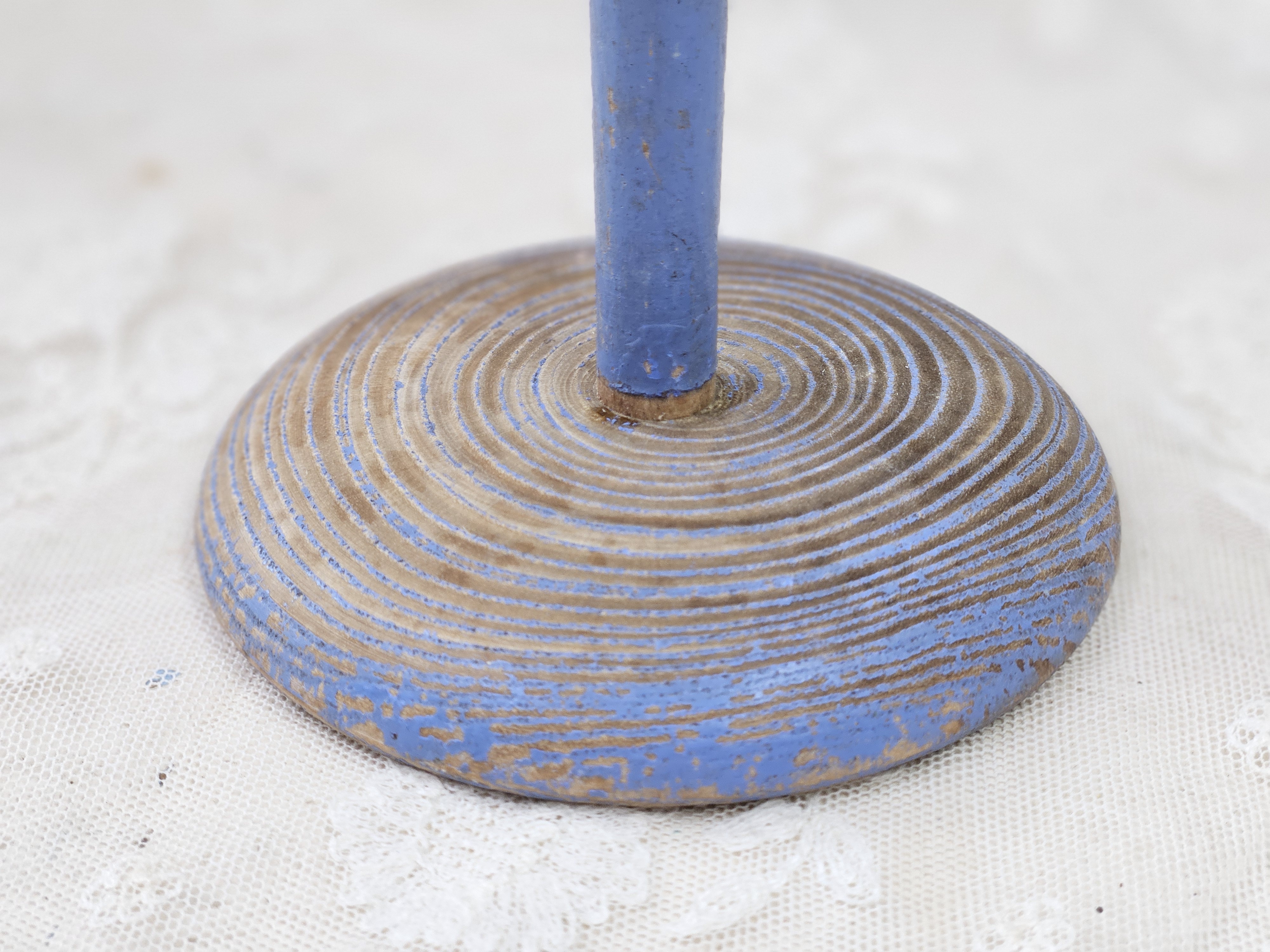 Babyblauw hoedenstandaardje