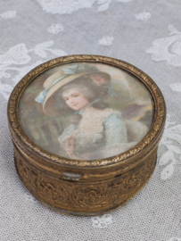 Sieradenkistje met portret dame
