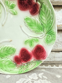 Barbotine bord aardbeiendecor VERKOCHT