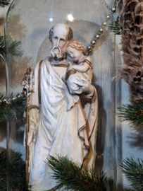 Oud Antiek Gipsen Beeld St. Jozef met Kindje Jezus in Antieke Stolp