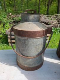 Oude Vintage Zinken Melkbus Emmer India