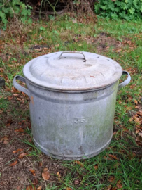 Oude Brocante Zinken Emmer Teil met Deksel