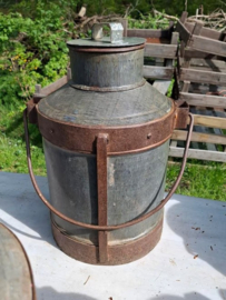 Oude Vintage Zinken Melkbus Emmer India