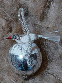 Oude Antieke Kerstbal 6022 Vogel op Nest Chenille en Tinsel