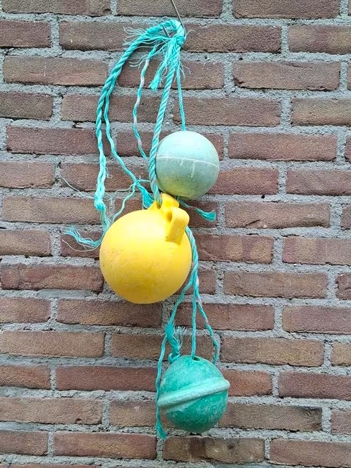 Oude Vintage Visnet Drijvers aan Touw