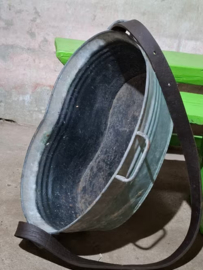 Oude Vintage Zinken Zaaivat Zaaibak met Riem