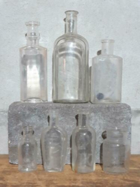 Oude Antieke Set Flesjes Glaswerk Bodemvondst WO2 Medicinaal nr17