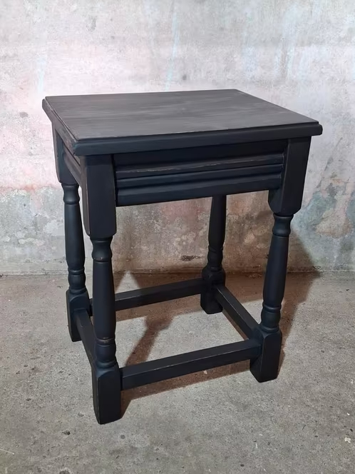 Oude Brocante Houten Krukje Tafeltje Restyle Mat Zwart