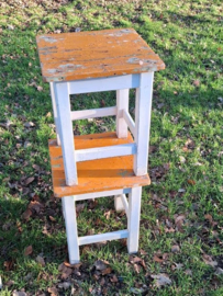 Oude Brocante Houten Krukje Tafeltje Bijzettafel