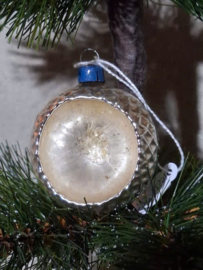 Oude Antiek Vintage Kerstbal 10236 Deukbal Gesponnen Glaswol