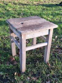 Oude Brocante Houten Krukje Tafeltje Bijzettafel