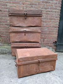 Oude Vintage Metalen Kist Koffer Bruin Patina India