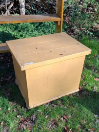Oude Brocante Houten Kist Voorraadkist Oker