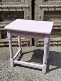 Oude Brocante Houten Krukje Tafeltje Restyle Mat Roze