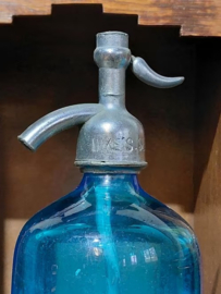 Oude Antieke Blauwe Spuitfles Seltzer met Geetste Reclame