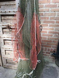 Oud Vintage Visnet Steenrood Zwart Camouflage