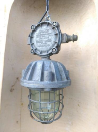 Oude Vintage Industriele Hanglamp Bunkerlamp Bully Kooilamp