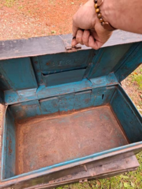 Oude Vintage Metalen Kist Koffer Zwart Patina India