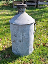 Oude Brocante Zinken Kan Petroleum