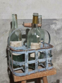 Zinken Flessenrek met Oude Vintage Franse Wijnflessen