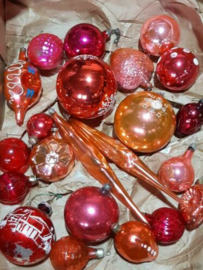Oude Vintage Kerstballen 7544 Doosje Framboos Roze
