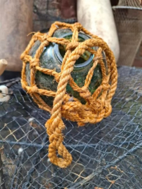Oude Vintage Glazen Drijver Visnet in Macrame Net