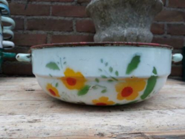 Oude Brocante Emaille Teil met Bloemen