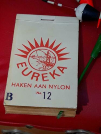 Oud Vintage Boekje met Haken en Nylon Lijnen Eureka