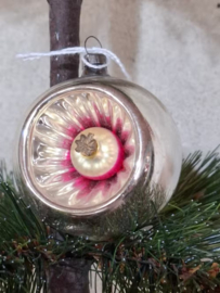 Oude Antiek Vintage Kerstbal 8965B Deukbal Rood