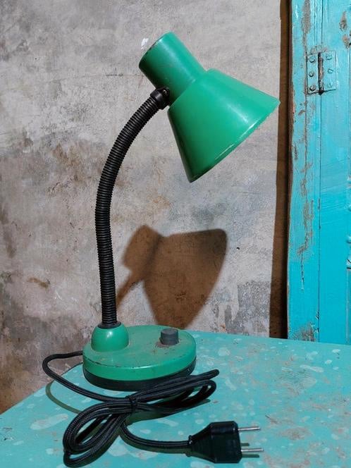 Habitat Subsidie Voorlopige naam Oude Vintage Industriele Lamp Bureaulamp Groen | LAATST GEPLAATST | Aan de  Punt