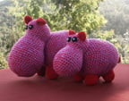 Haakpatroon Hippobaby in paars/rood